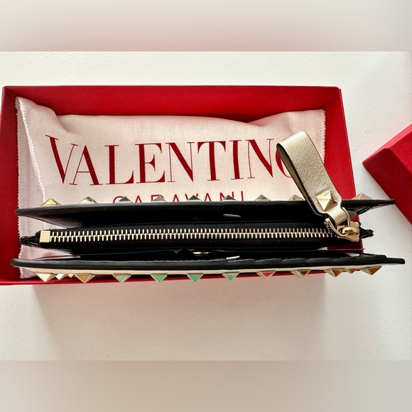 Valentino Garavani Rockstud Zipper Gold Wallet - Picture 3 of 5